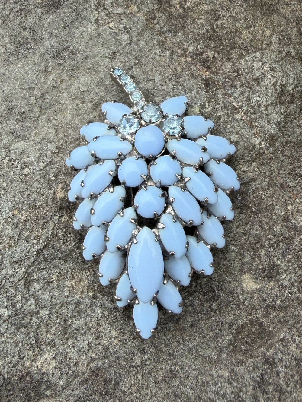 Vintage Juliana Verified Light Blue Milk Glass Cluster Statement Brooch D&E